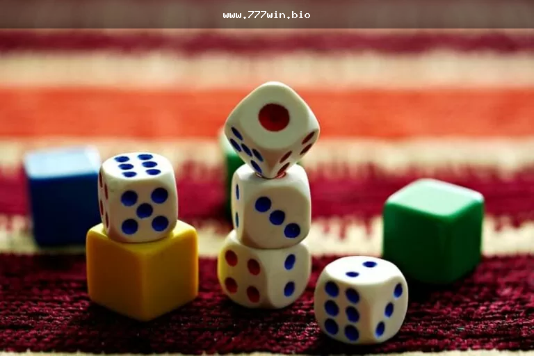 Jogador analisando regras de um jogo online com tema de raios